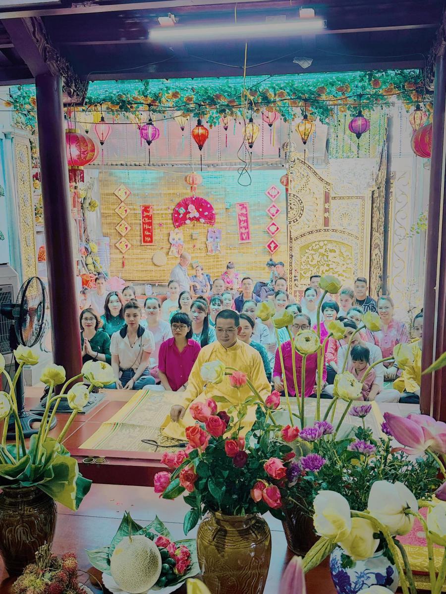 Buổi học Đạo tại Đền Cô Bé Ngai Vàng